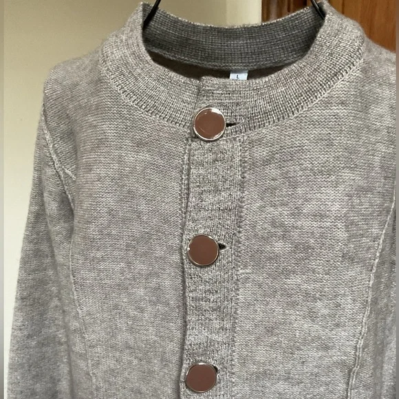NWT Made With Love Gray/Beige Cardigan Button Down Detail Size Large - Picture 3 of 8